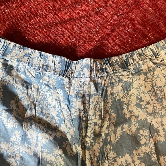 Shorts - Picture 3 of 3